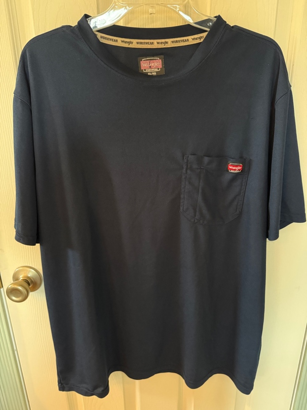 Wrangler Men’s Short Sleeve Pocket Tee in Dark Navy